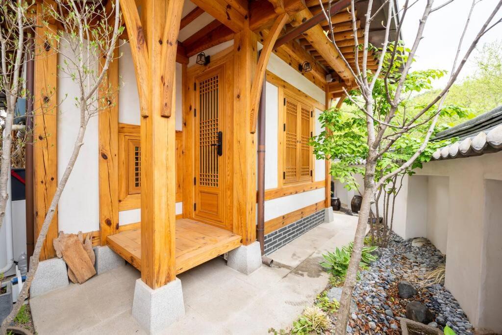 Iriru Luxury Hanok Stay - Eunpyung Hanok Village Seoul Eksteriør billede